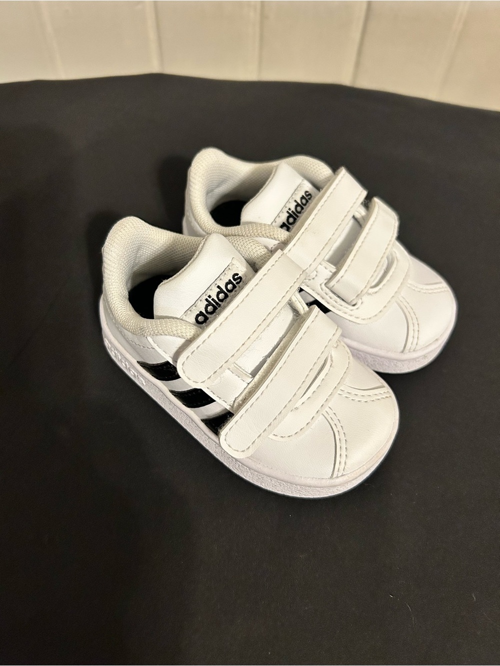 Adidas Grand Court 2.0 Hook And Loop Toddler Sneakers/4K/Like New Condition
